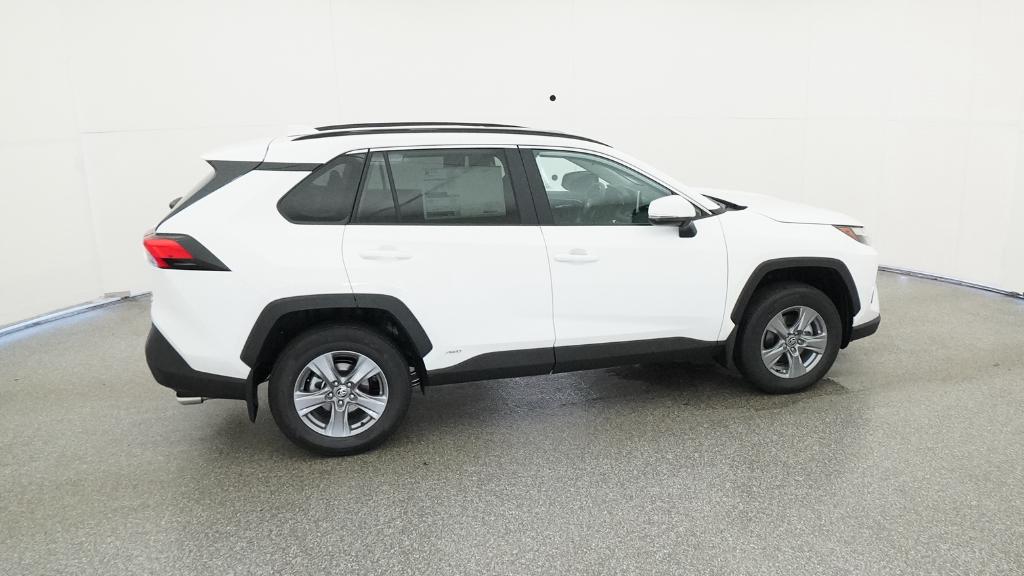 2025 Toyota RAV4 Hybrid XLE photo 2