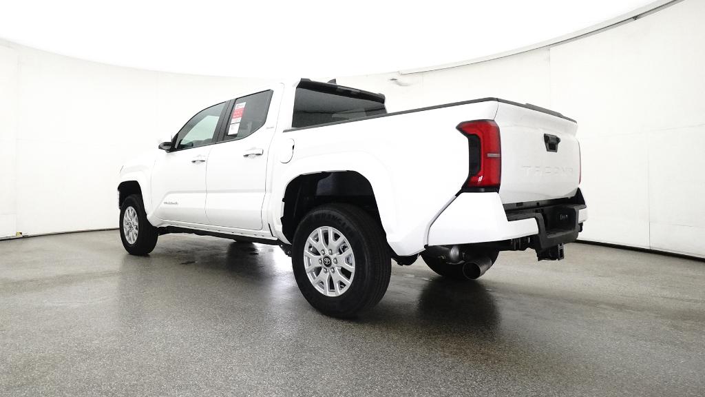 2025 Toyota Tacoma SR5 photo 13