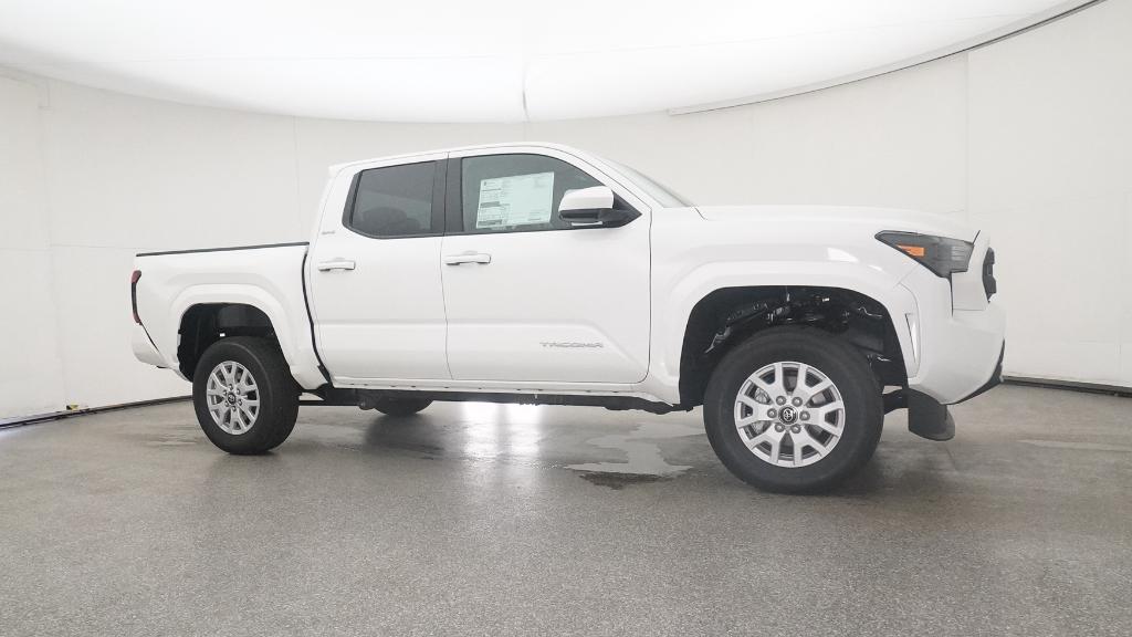2025 Toyota Tacoma SR5 photo 3