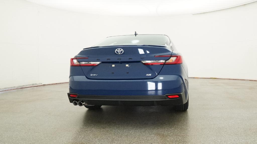 2025 Toyota Camry SE photo 4