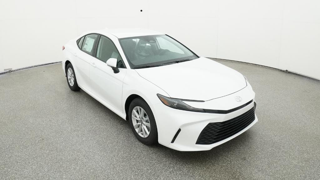 2025 Toyota Camry LE photo 13