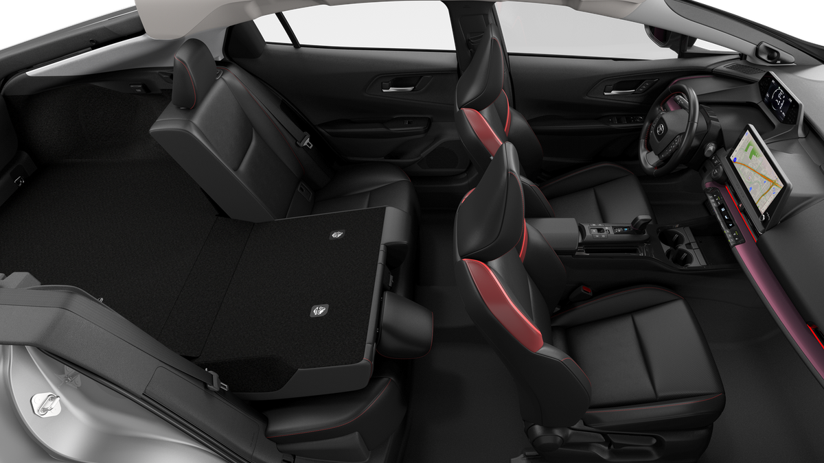 2026 Toyota Prius XSE Premium Plug-in Hybrid photo 4