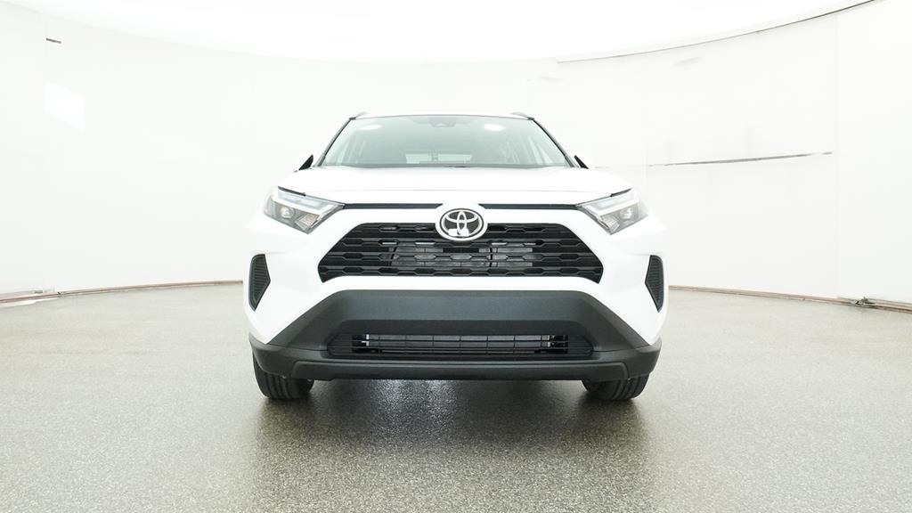 2025 Toyota RAV4 XLE photo 2