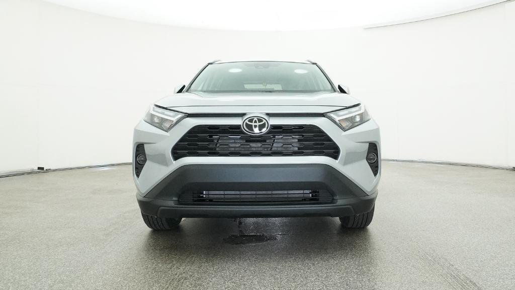 2025 Toyota RAV4 XLE photo 24