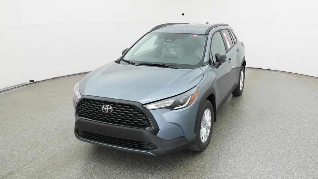 2025 Toyota Corolla Cross LE photo 2