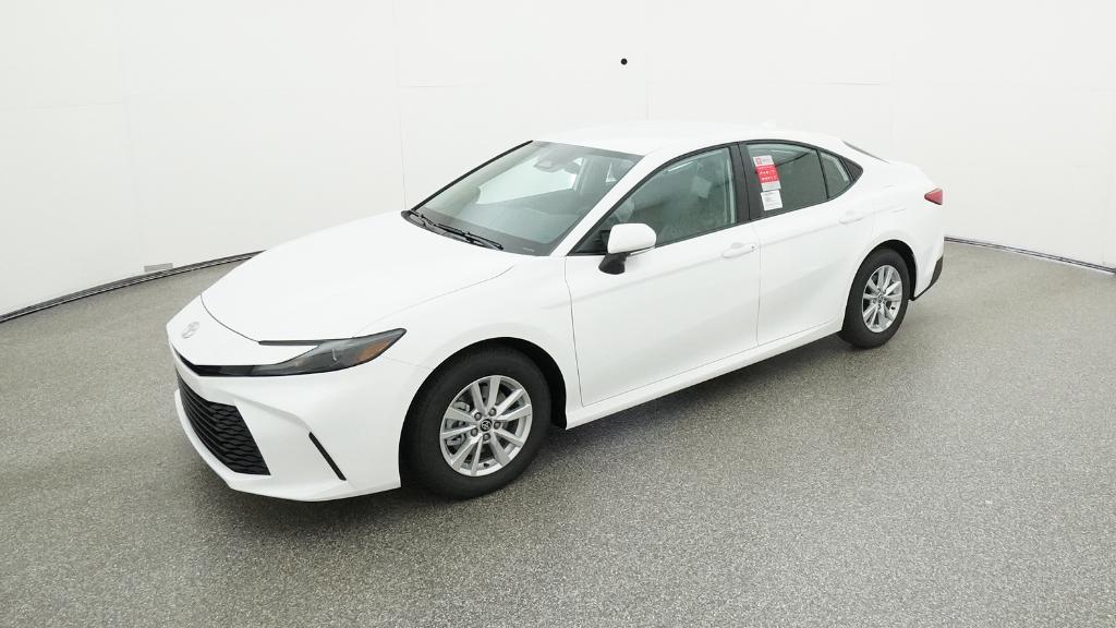 2025 Toyota Camry LE photo 5