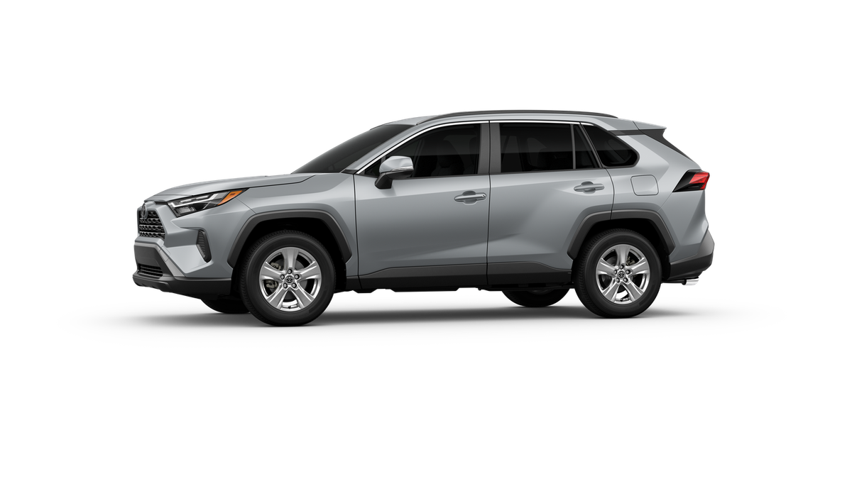 2025 Toyota RAV4 XLE photo 4