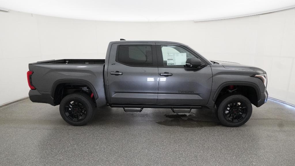 2025 Toyota Tundra SR5 CrewMax photo 3
