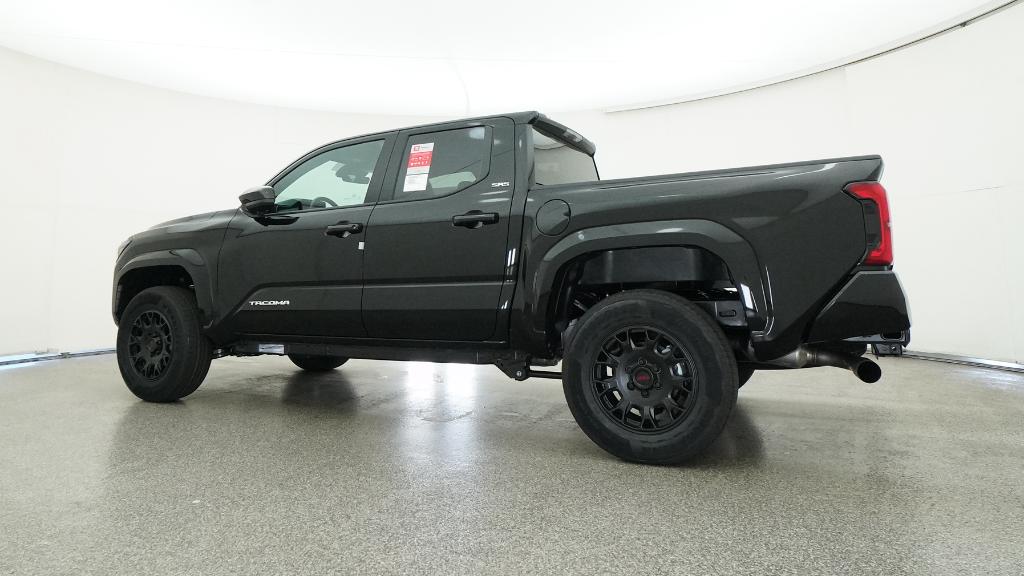 2025 Toyota Tacoma SR5 photo 14