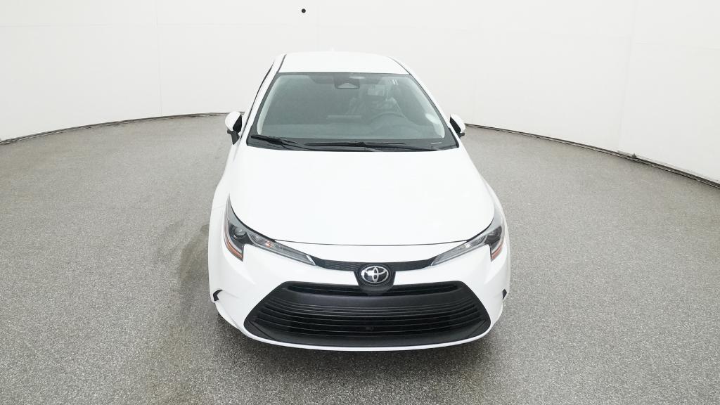 2025 Toyota Corolla LE photo 3