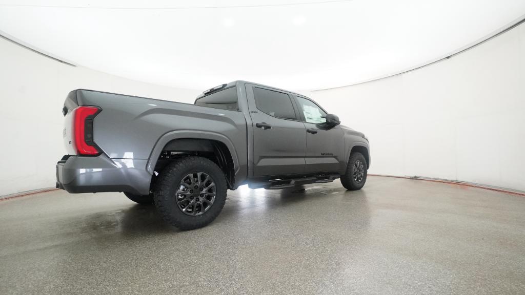 2025 Toyota Tundra SR5 CrewMax photo 4