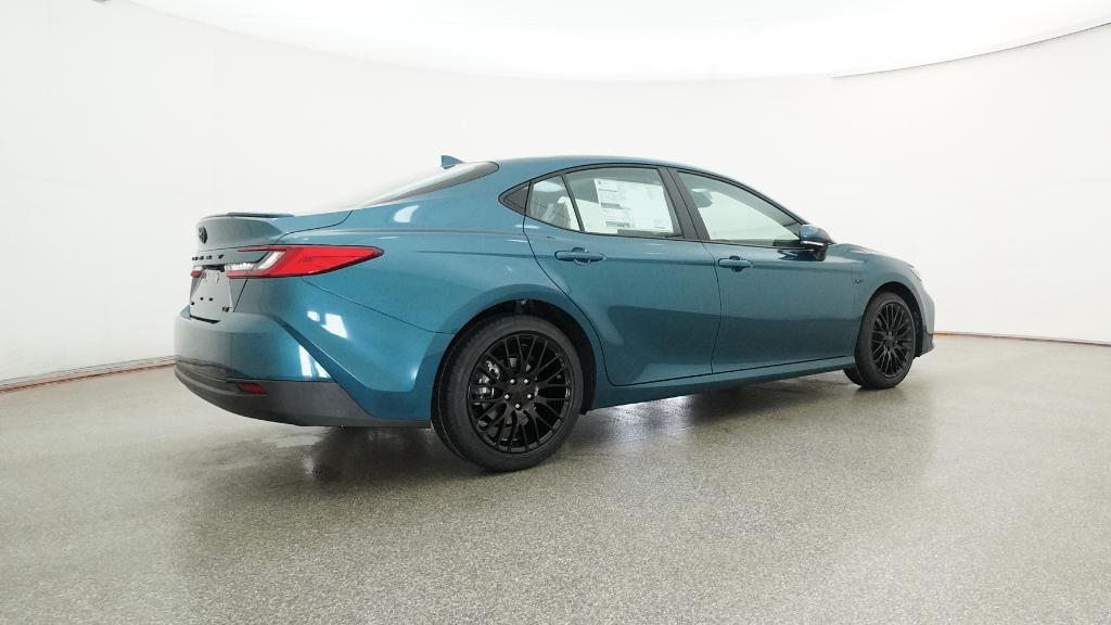 2025 Toyota Camry LE photo 4
