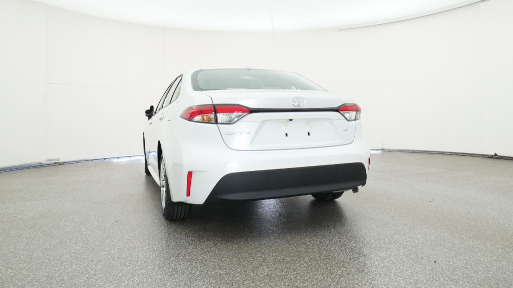 2025 Toyota Corolla LE photo 2