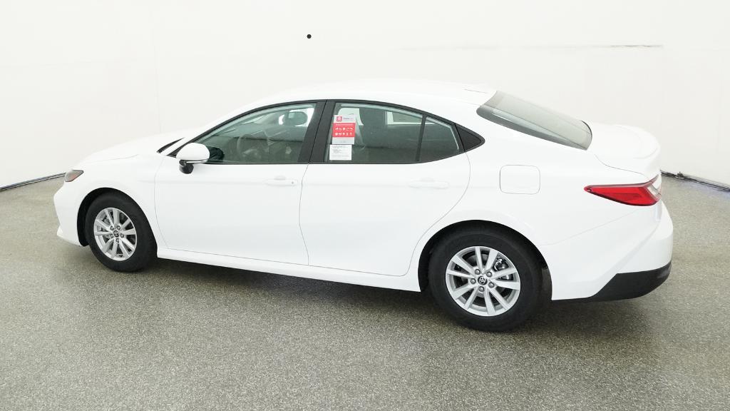 2025 Toyota Camry LE photo 28
