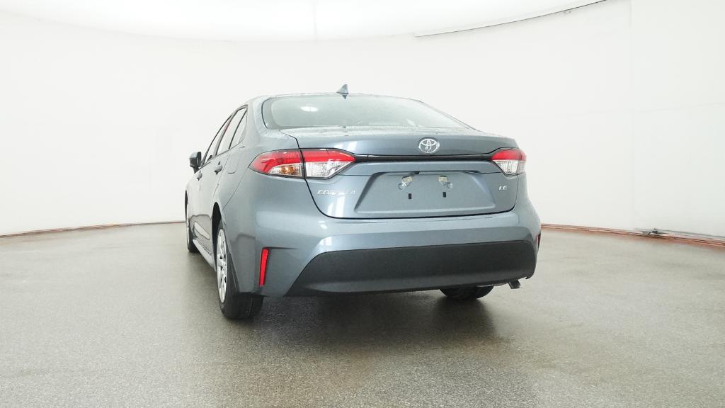 2025 Toyota Corolla LE photo 4