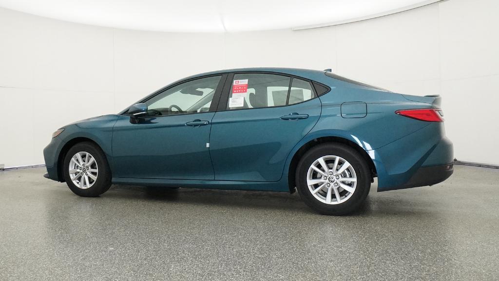 2025 Toyota Camry LE photo 33