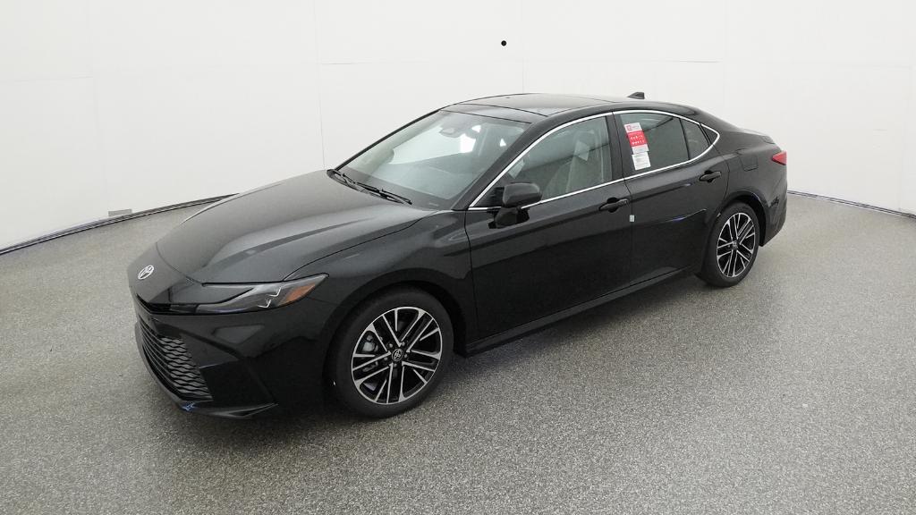 2025 Toyota Camry XLE photo 4