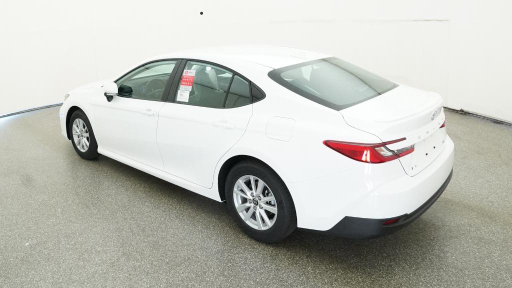 2025 Toyota Camry LE photo 7