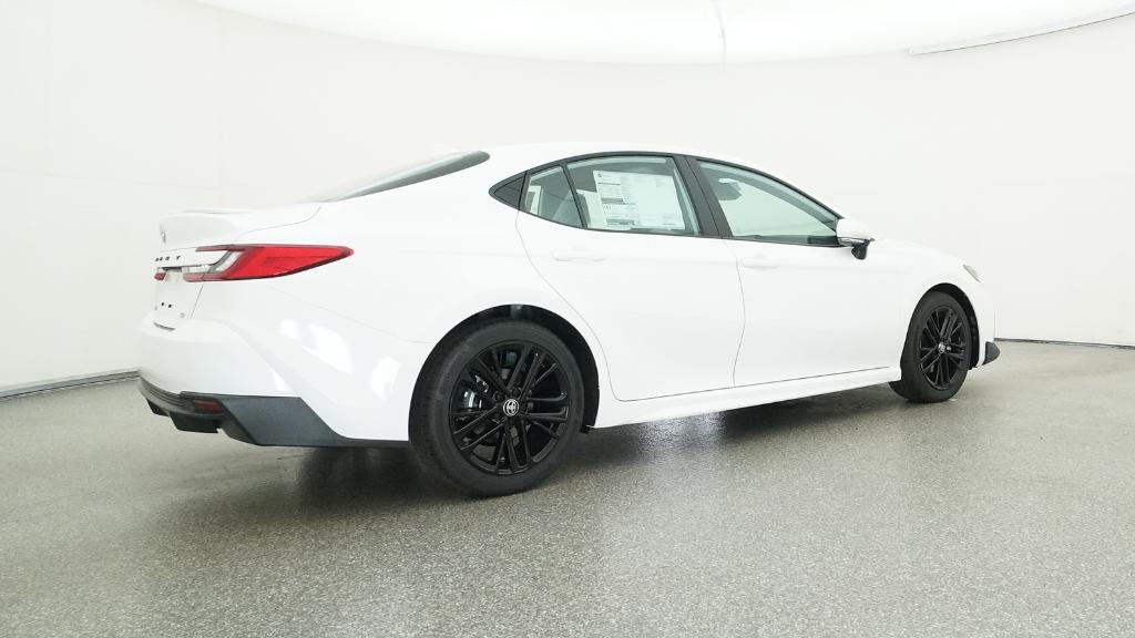 2025 Toyota Camry SE photo 5