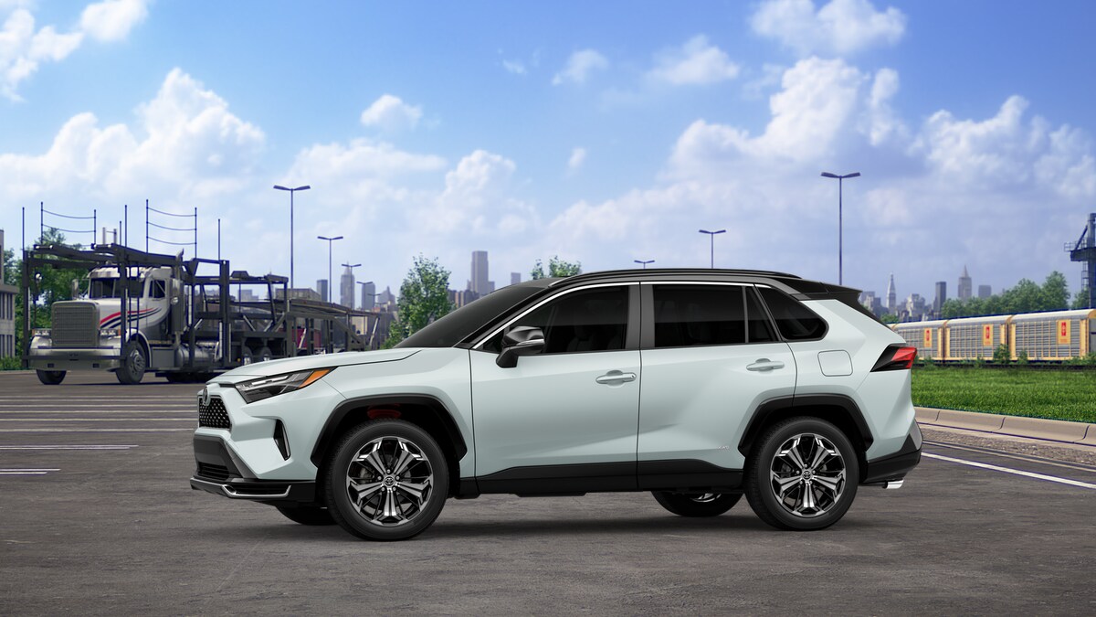 2025 Toyota RAV4 XSE Hybrid photo 2