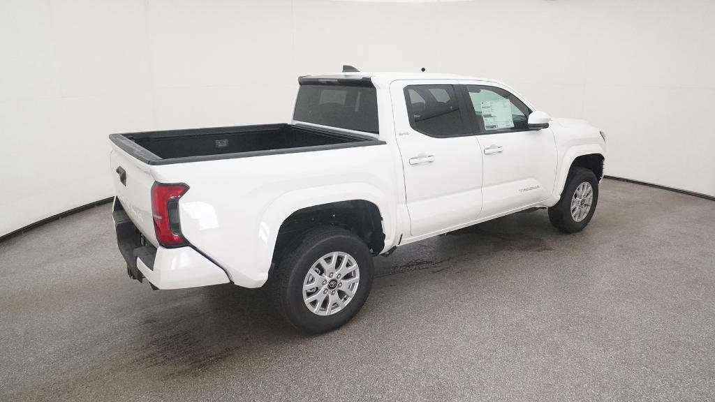 2025 Toyota Tacoma SR5 photo 13
