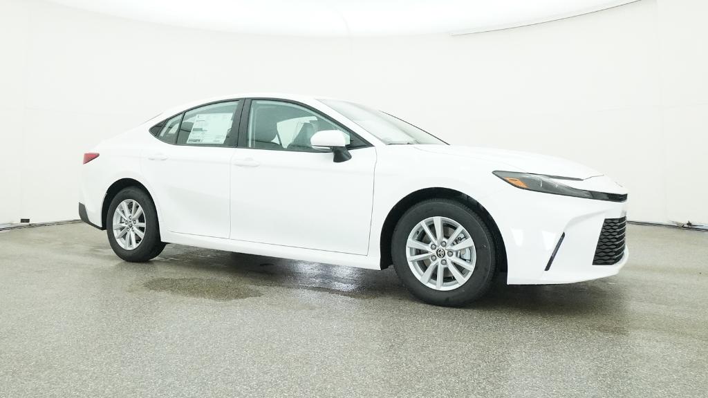 2025 Toyota Camry LE photo 9