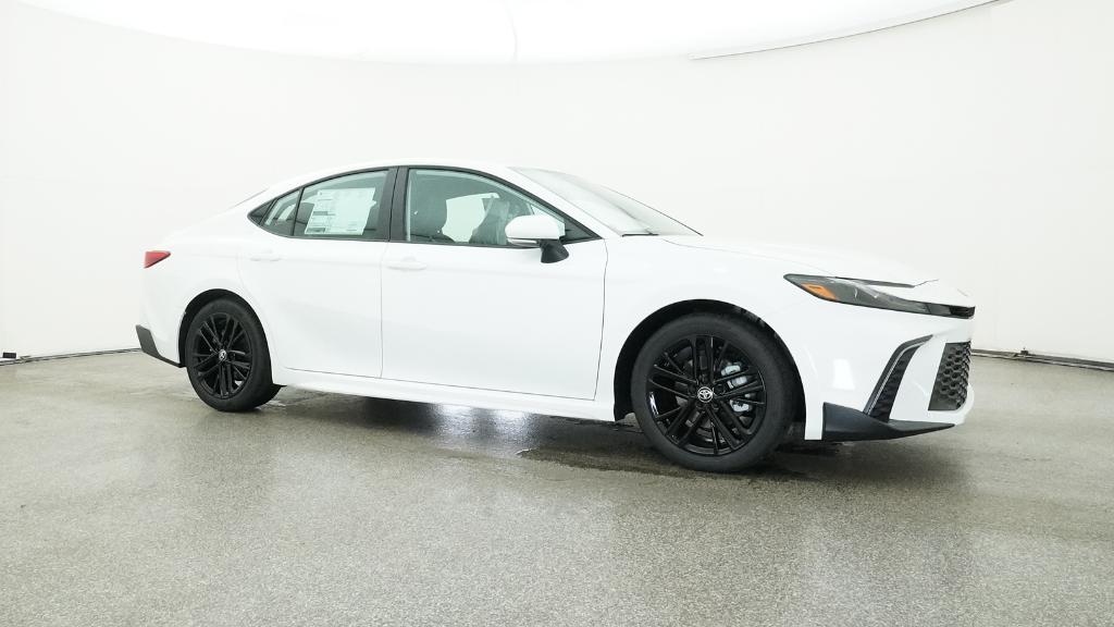 2025 Toyota Camry SE photo 14