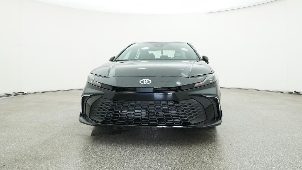 2025 Toyota Camry SE photo 3