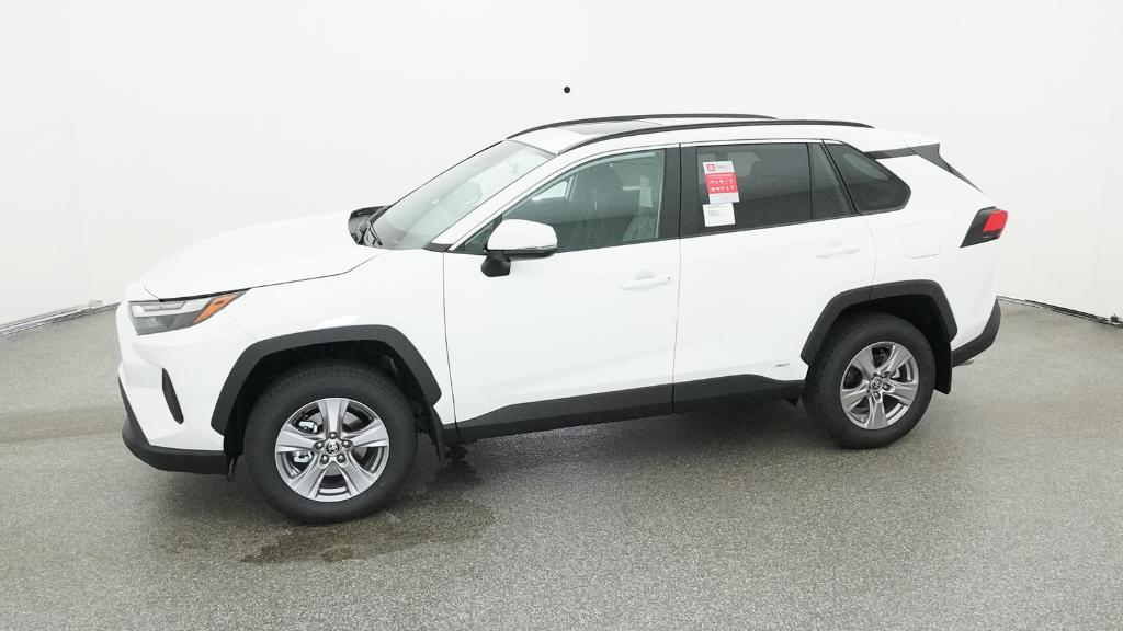 2025 Toyota RAV4 Hybrid XLE photo 2