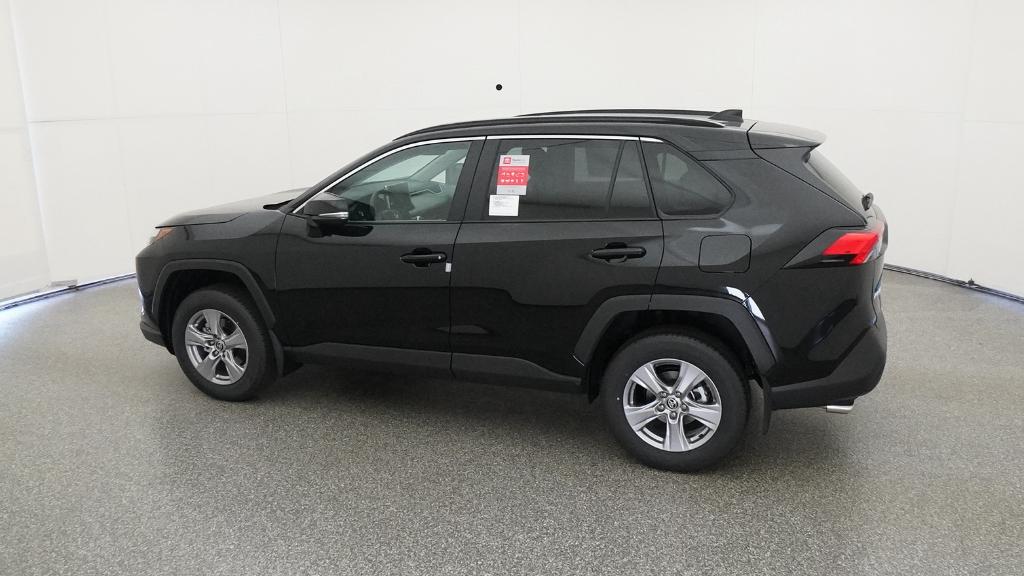 2025 Toyota RAV4 XLE photo 2