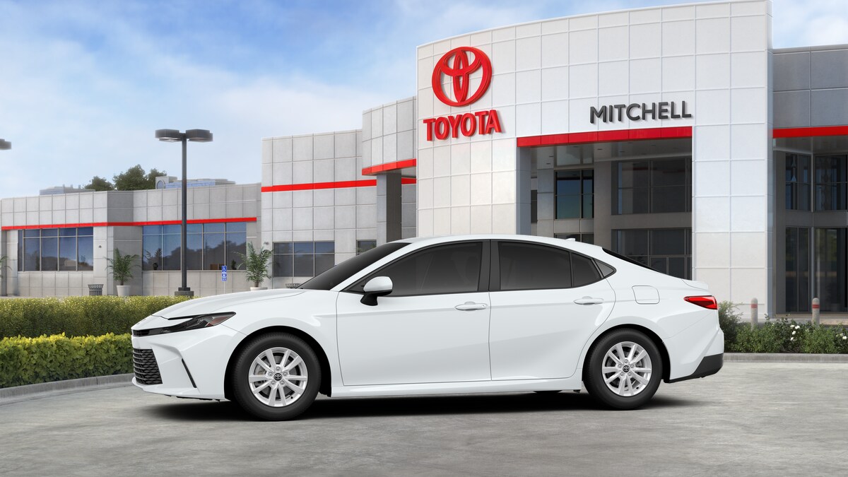 2025 Toyota Camry LE photo 3