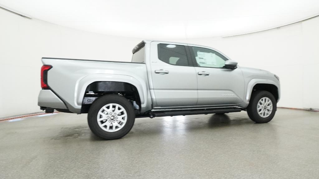 2025 Toyota Tacoma SR5 photo 3