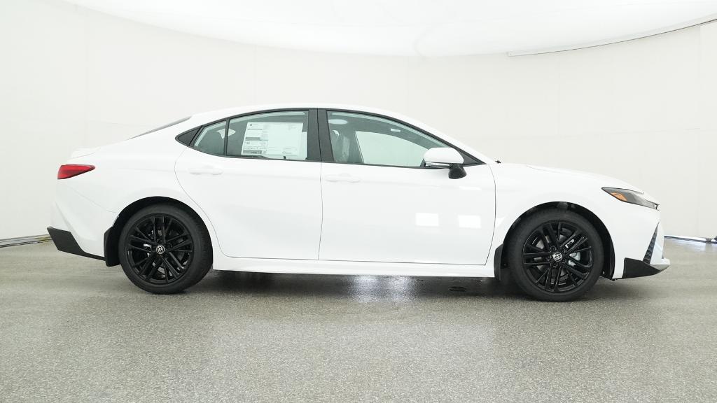 2026 Toyota Camry SE photo 8