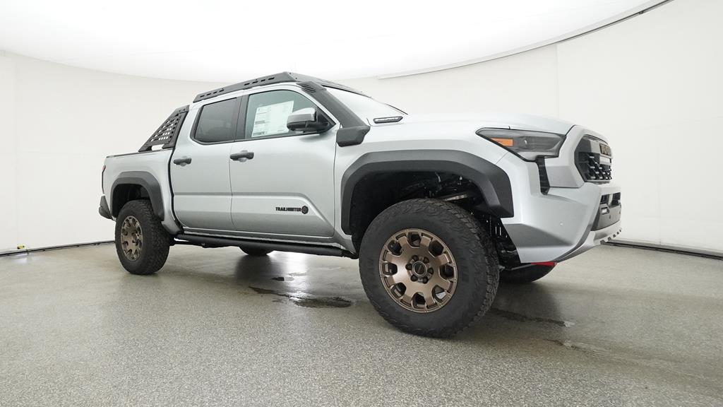 2025 Toyota Tacoma Trailhunter photo 2