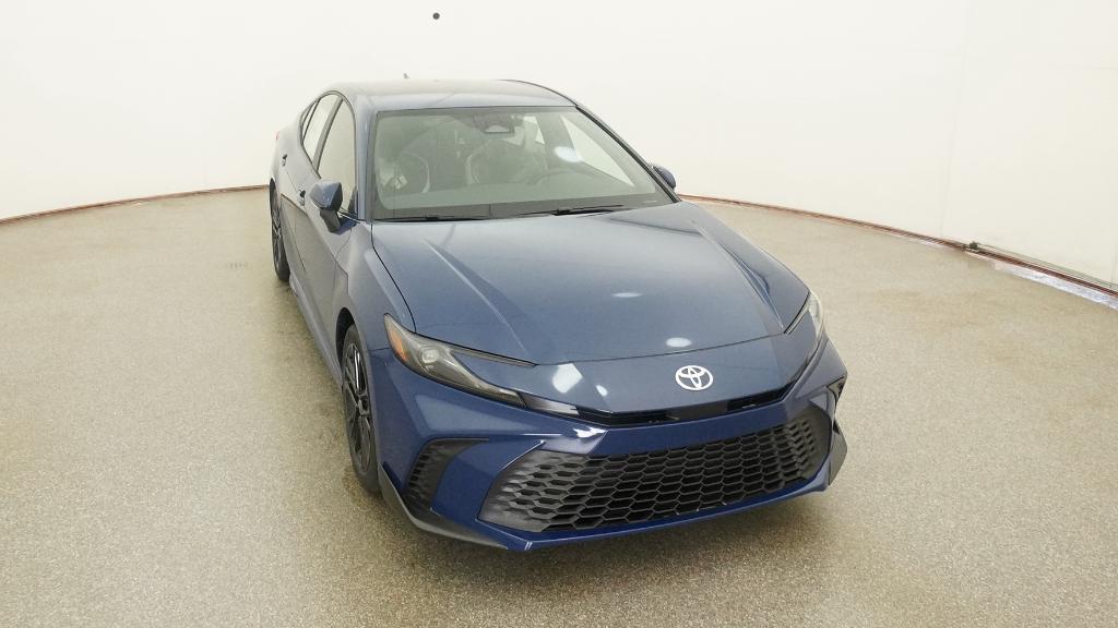 2025 Toyota Camry SE photo 3