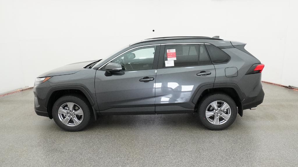 2025 Toyota RAV4 XLE photo 2