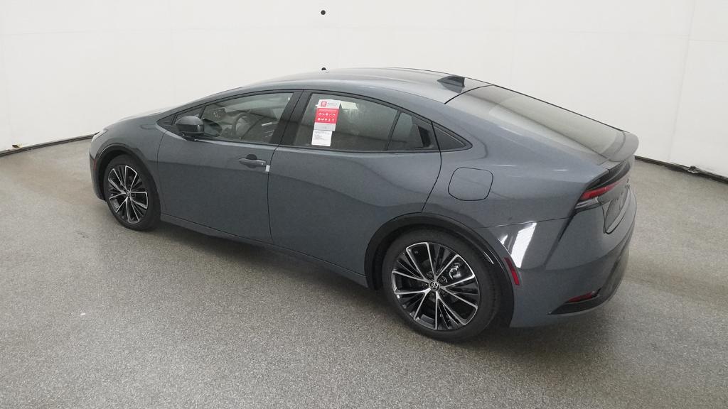 2026 Toyota Prius XLE photo 3
