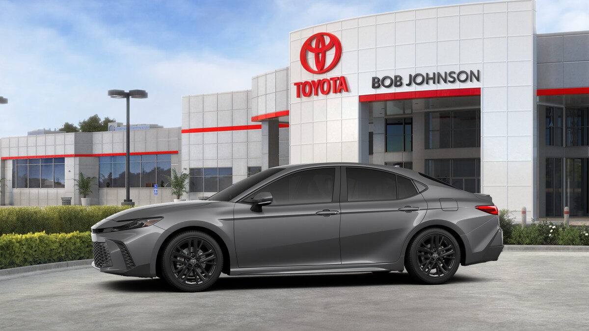 2026 Toyota Camry SE photo 3