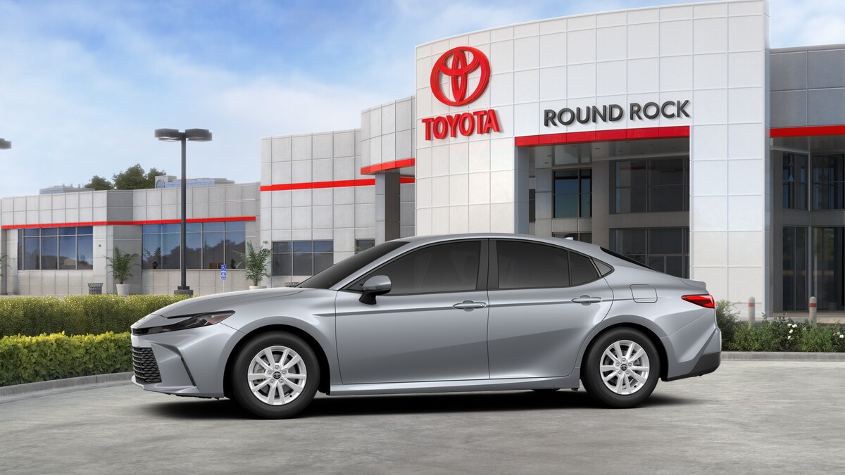 2025 Toyota Camry LE photo 3