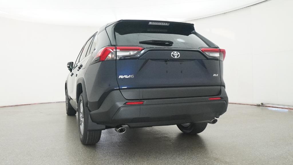 2025 Toyota RAV4 XLE photo 4