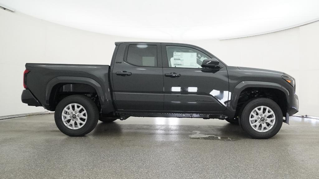 2025 Toyota Tacoma SR5 photo 3
