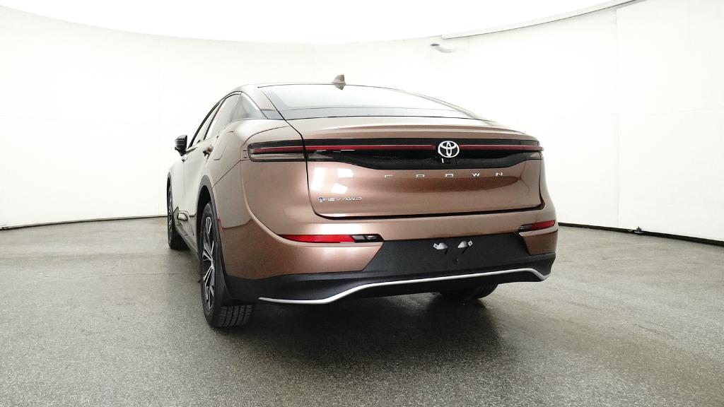 2026 Toyota Crown XLE photo 14