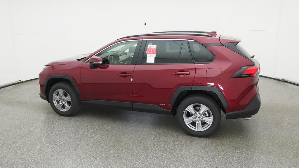 2025 Toyota RAV4 Hybrid XLE photo 4