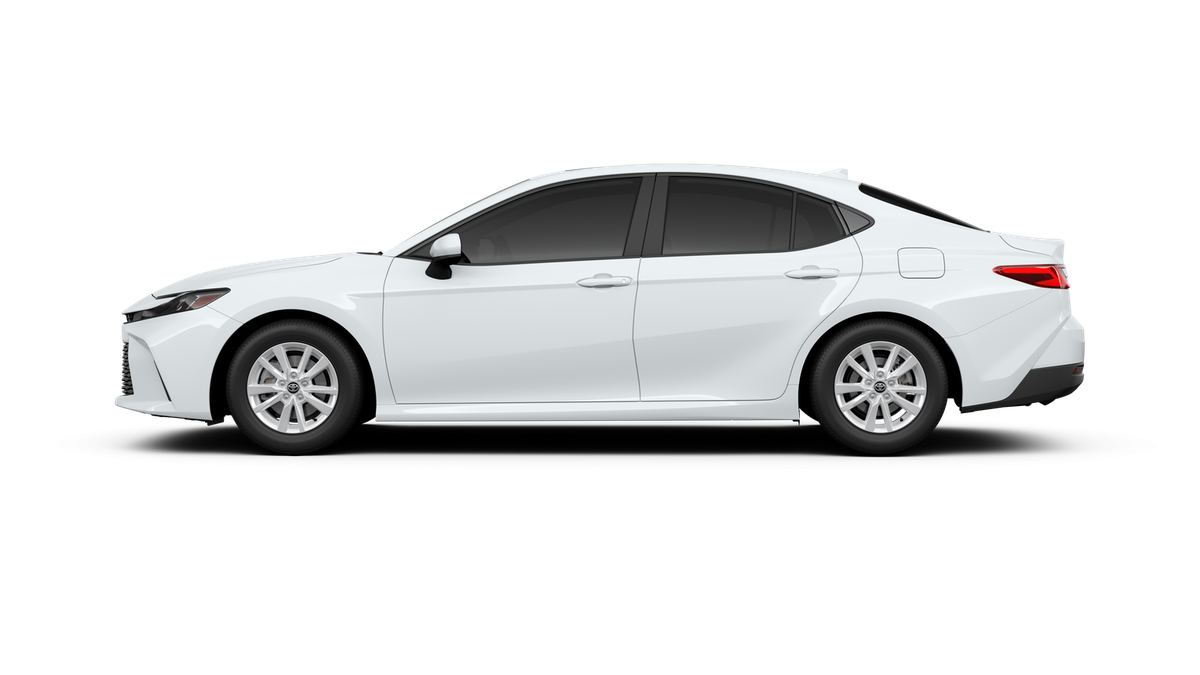 Toyota Camry LE photo 4