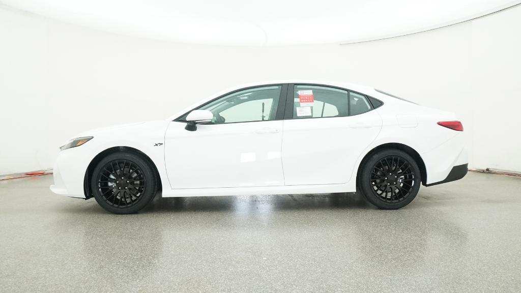 2025 Toyota Camry LE photo 3