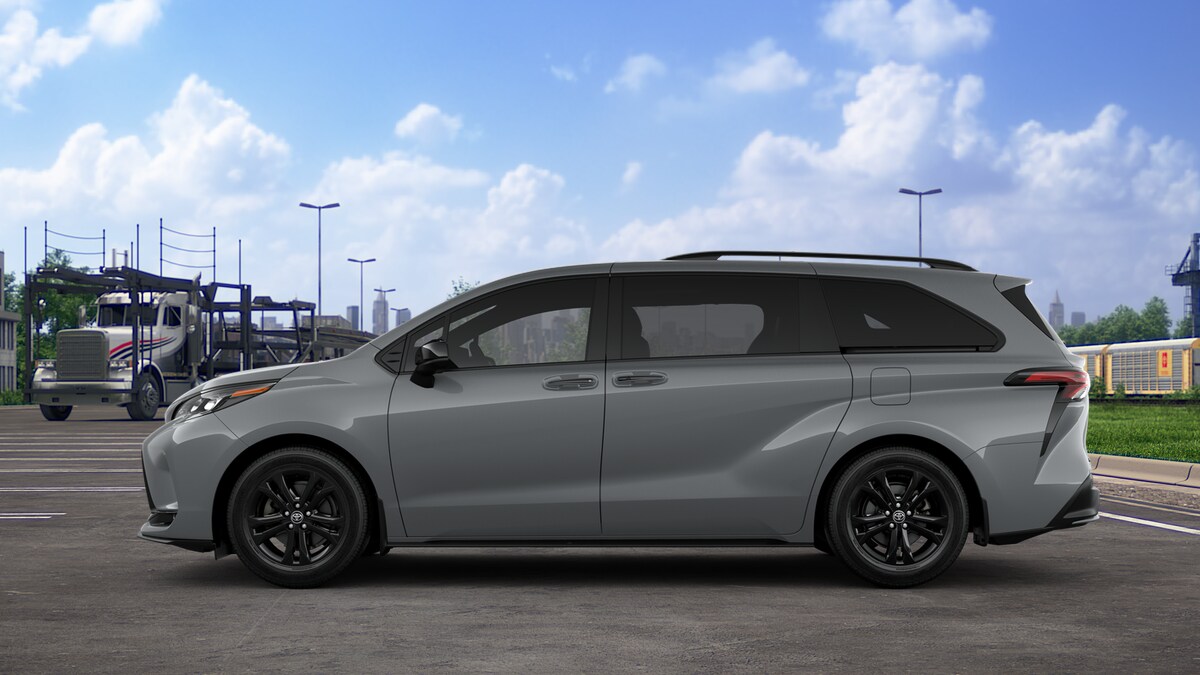 2025 Toyota Sienna XSE photo 4
