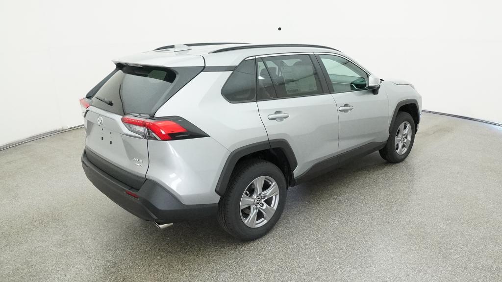2025 Toyota RAV4 XLE photo 23