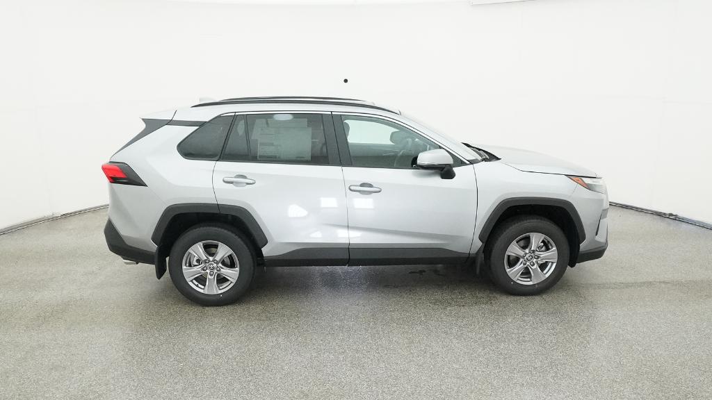 2025 Toyota RAV4 XLE photo 2