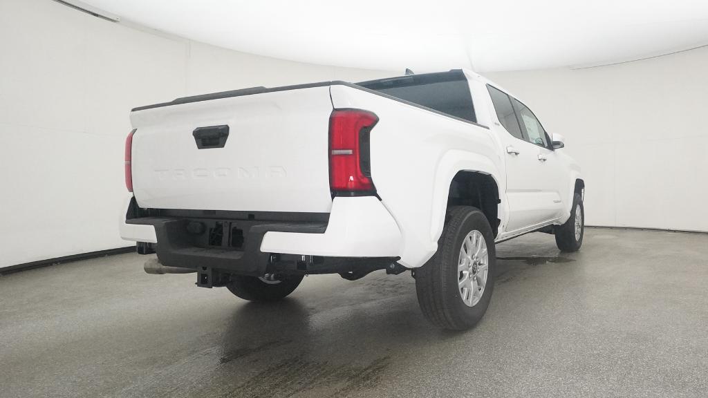 2025 Toyota Tacoma SR5 photo 14