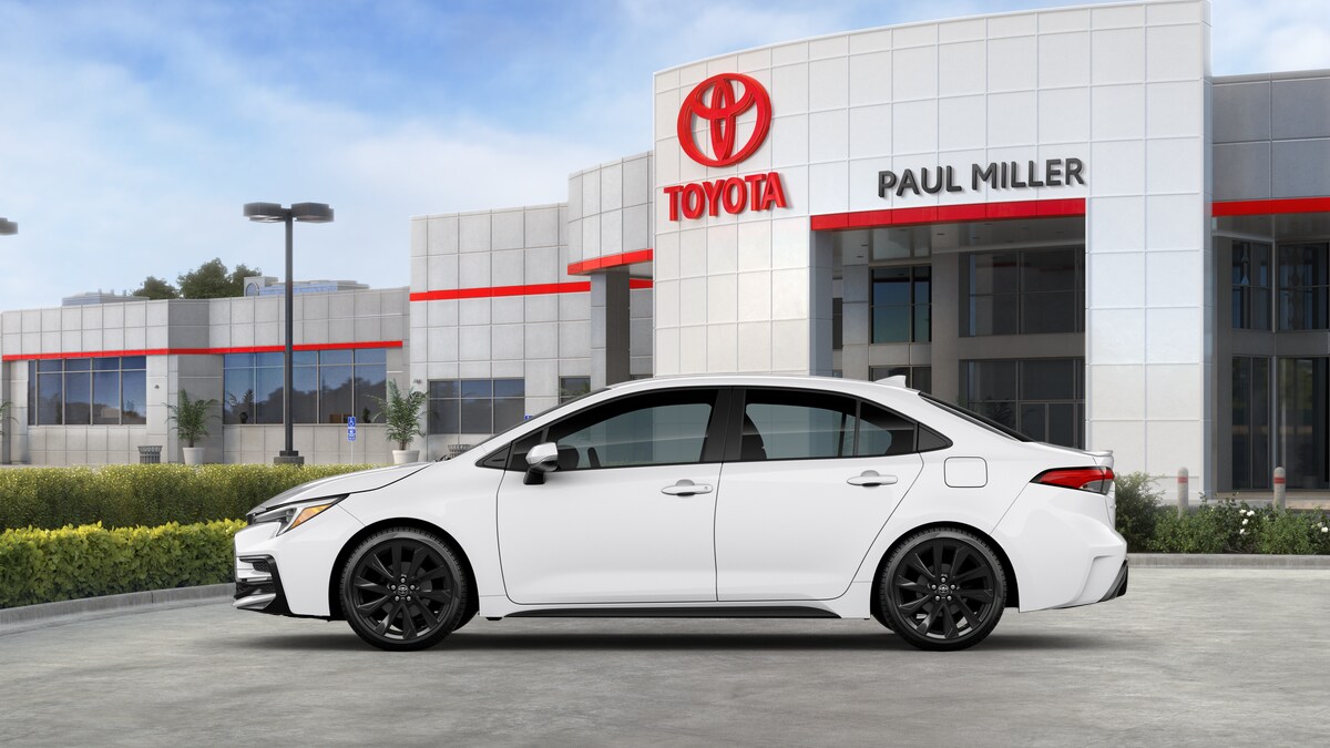 2025 Toyota Corolla SE photo 3